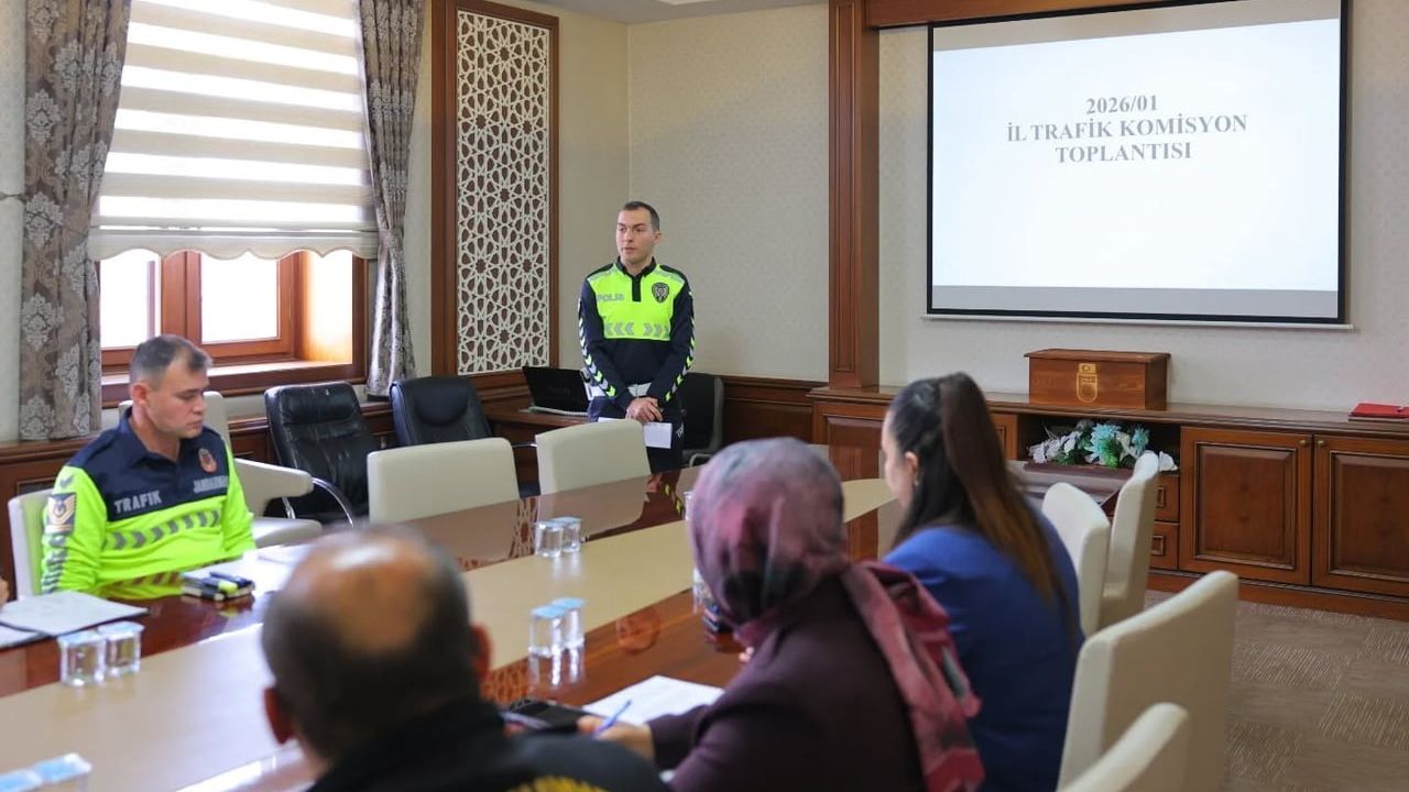 Bayburt İl Trafik Komisyonu, Trafik Düzenlemeleri ve Güvenlik Tedbirlerini Görüştü
