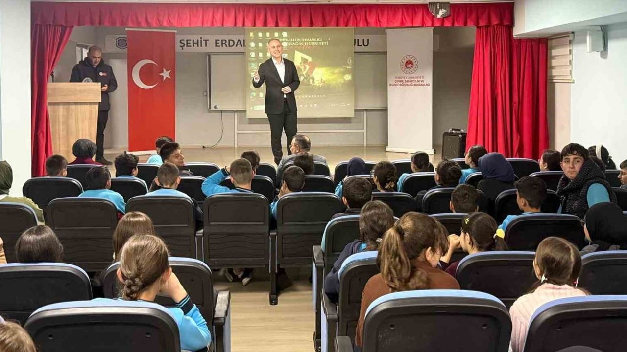 Bayburt’ta Aydıntepe Şehit Erdal Eraslan Ortaokulu'nda Sıfır Atık ve Çevre Farkındalığı Eğitimi