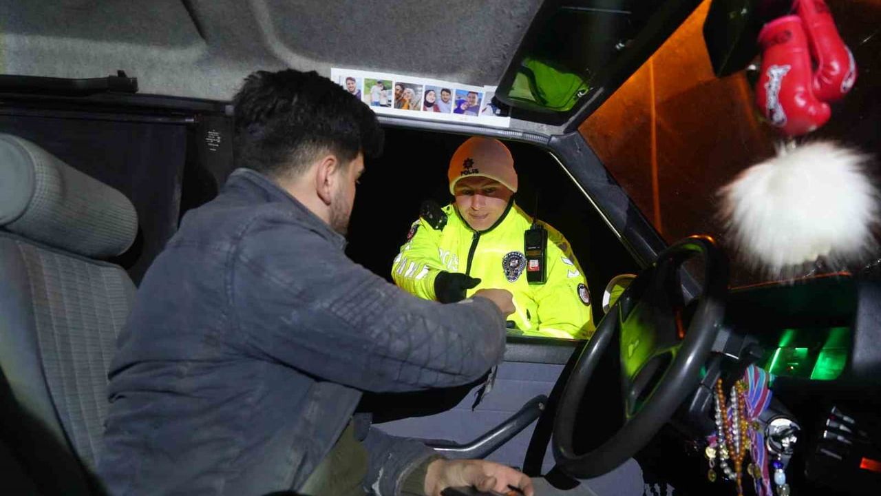 Bayburt’ta emniyet ekipleri bayram boyunca sahada: trafik ve asayiş denetimleri sürüyor