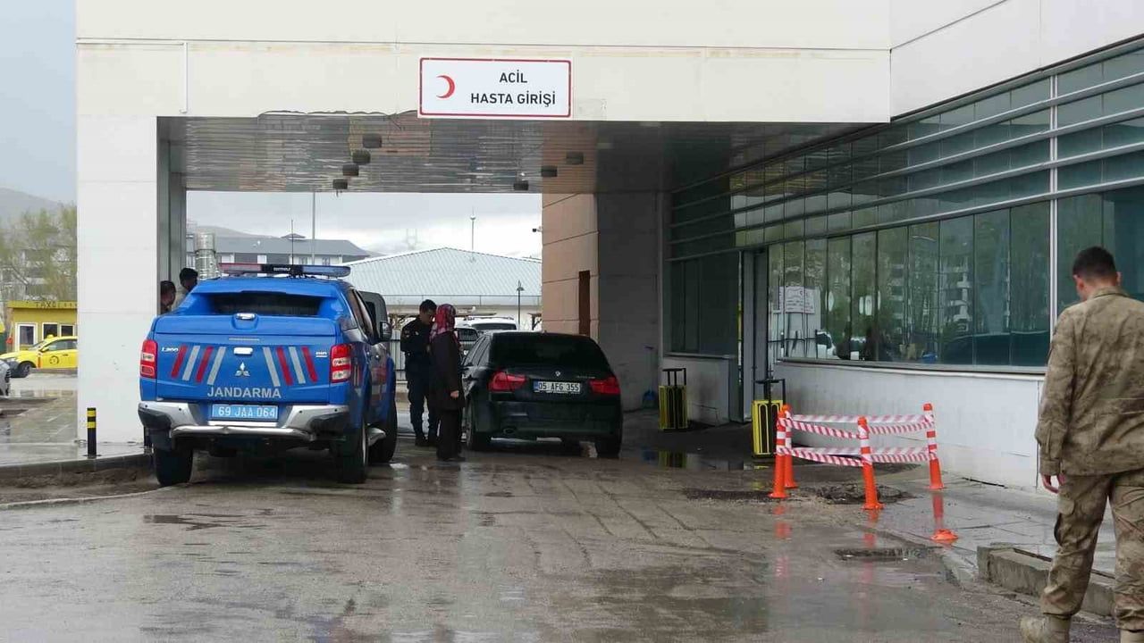 Bayburt’ta görevli Uzman Çavuş Emrah Türkoğlu kalp krizi sonucu hayatını kaybetti