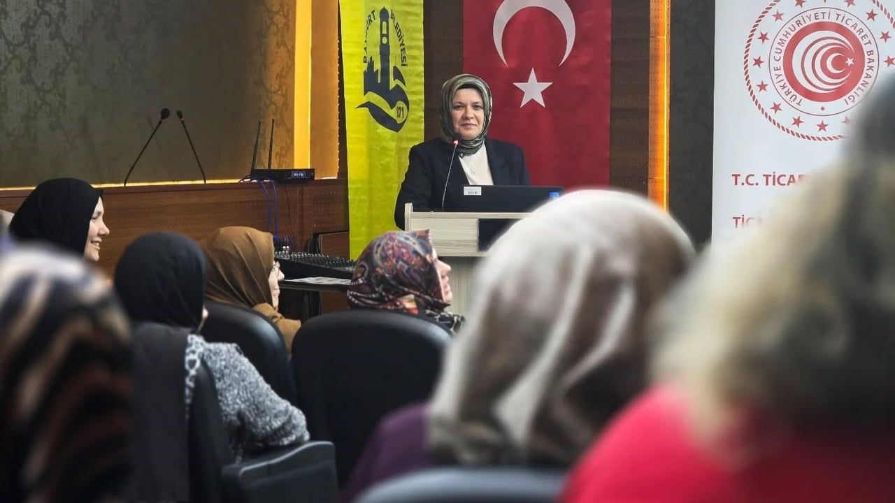 Bayburt'ta 'Güçlü Kadınlar, Güçlü Yarınlar' Kooperatifçilik Eğitimi Düzenlendi