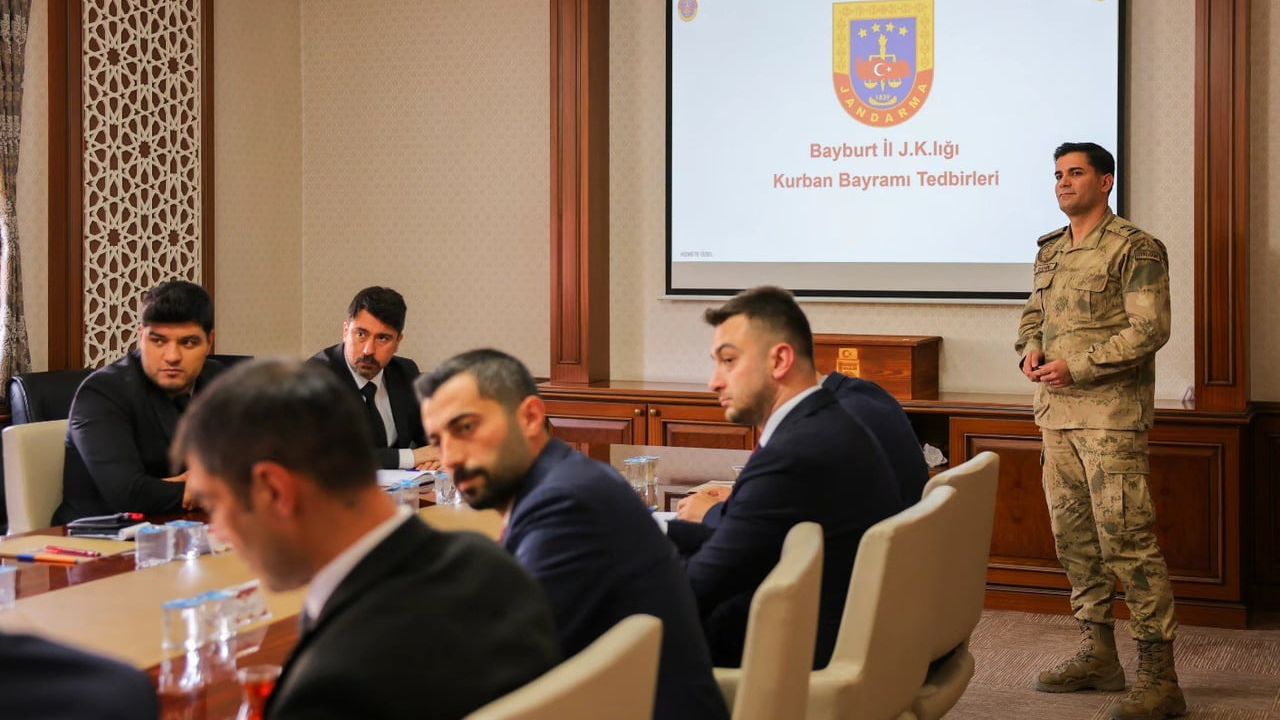 Bayburt’ta Kurban Bayramı öncesi güvenlik ve trafik tedbirleri görüşüldü