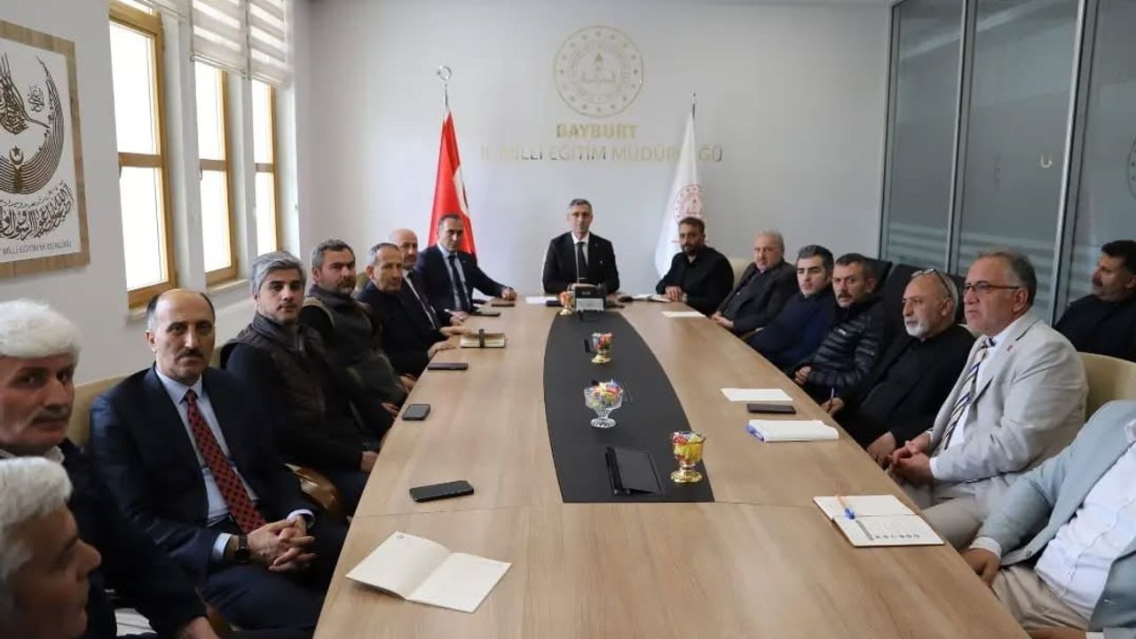 Bayburt’ta LGS ve YKS hazırlıkları İl Milli Eğitim Müdürlüğü’nde değerlendirildi