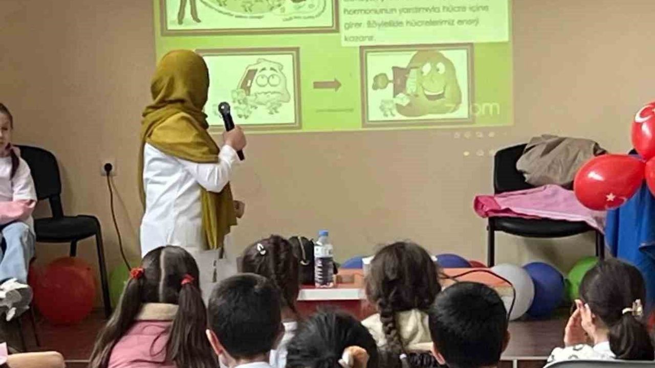 Bayburt'ta öğrenciler Dünya El Hijyeni Günü'nde el hijyeni ve sağlıklı yaşam için eğitildi