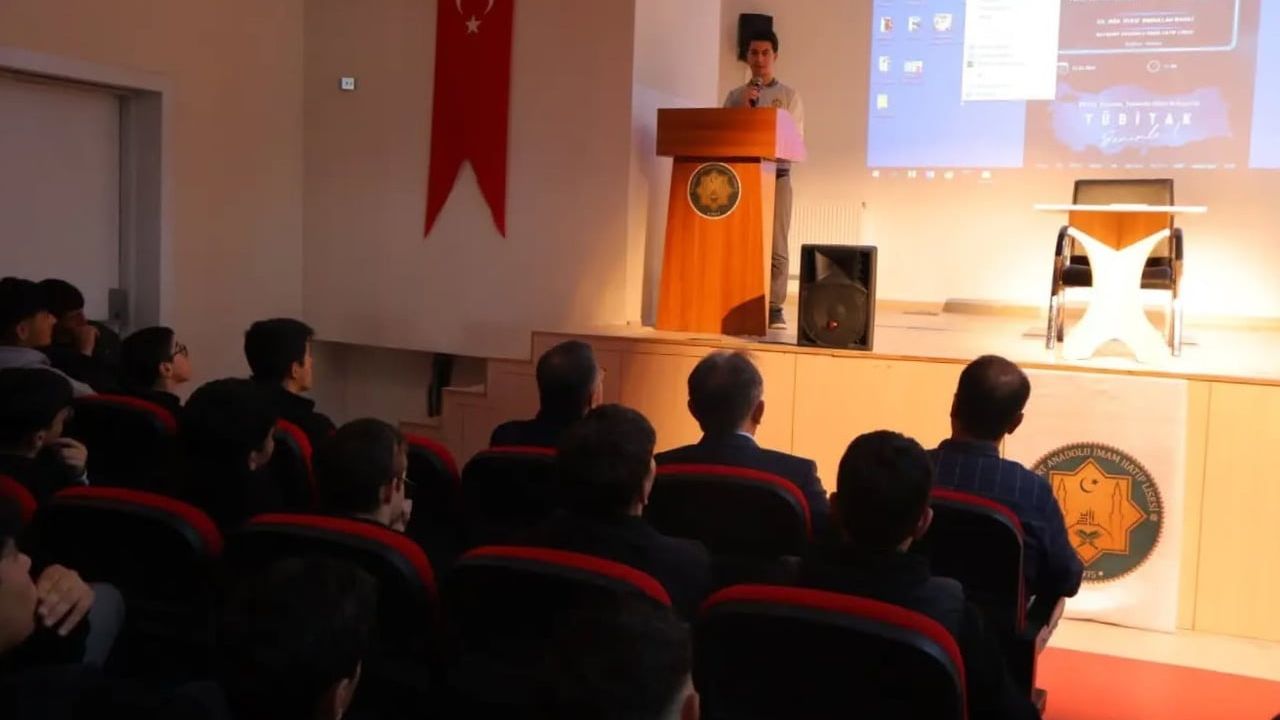 Bayburt’ta öğrenciler 'Estetik ve Mahremiyet Bilinci' konferansında bilgilendirildi
