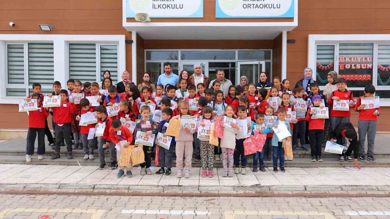Bayburt'ta öğrencilere 'Sağlıklı Çocuk, Sağlıklı Gelecek' eğitimi verildi