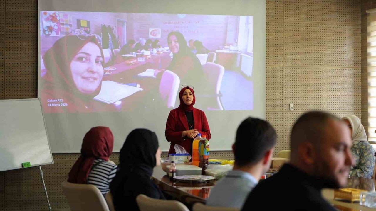 Bayburt’ta sağlık çalışanlarına anne sağlığı ve aile planlaması eğitimi tamamlandı
