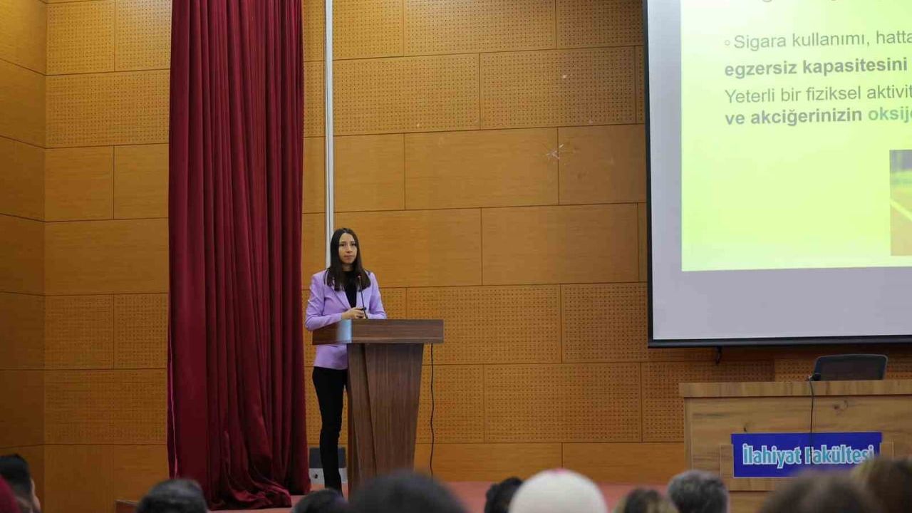 Bayburt Üniversitesi Spor Bilimleri Öğrencilerine Sağlıklı Yaşam Eğitimi