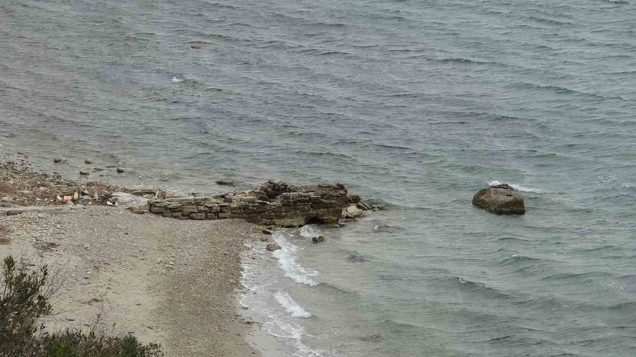 Baykuş İskelesi ve Cephe Hattı Drone ile Görüntülendi: Çanakkale Boğazı’ndaki Bombardıman İzleri Korunuyor