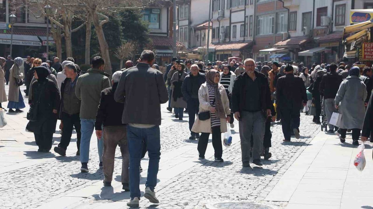 Bayram ve uzun tatillerde sessiz sağlık riskleri: Kalp krizi, pıhtı ve felç uyarısı
