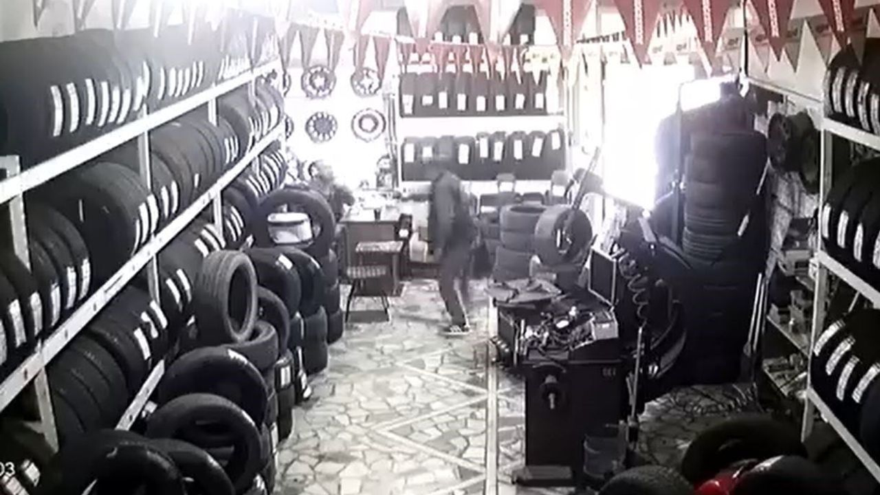 Bayrampaşa'da iş yerine silahlı saldırı: Alacak tartışmasında bir kişi yaralandı