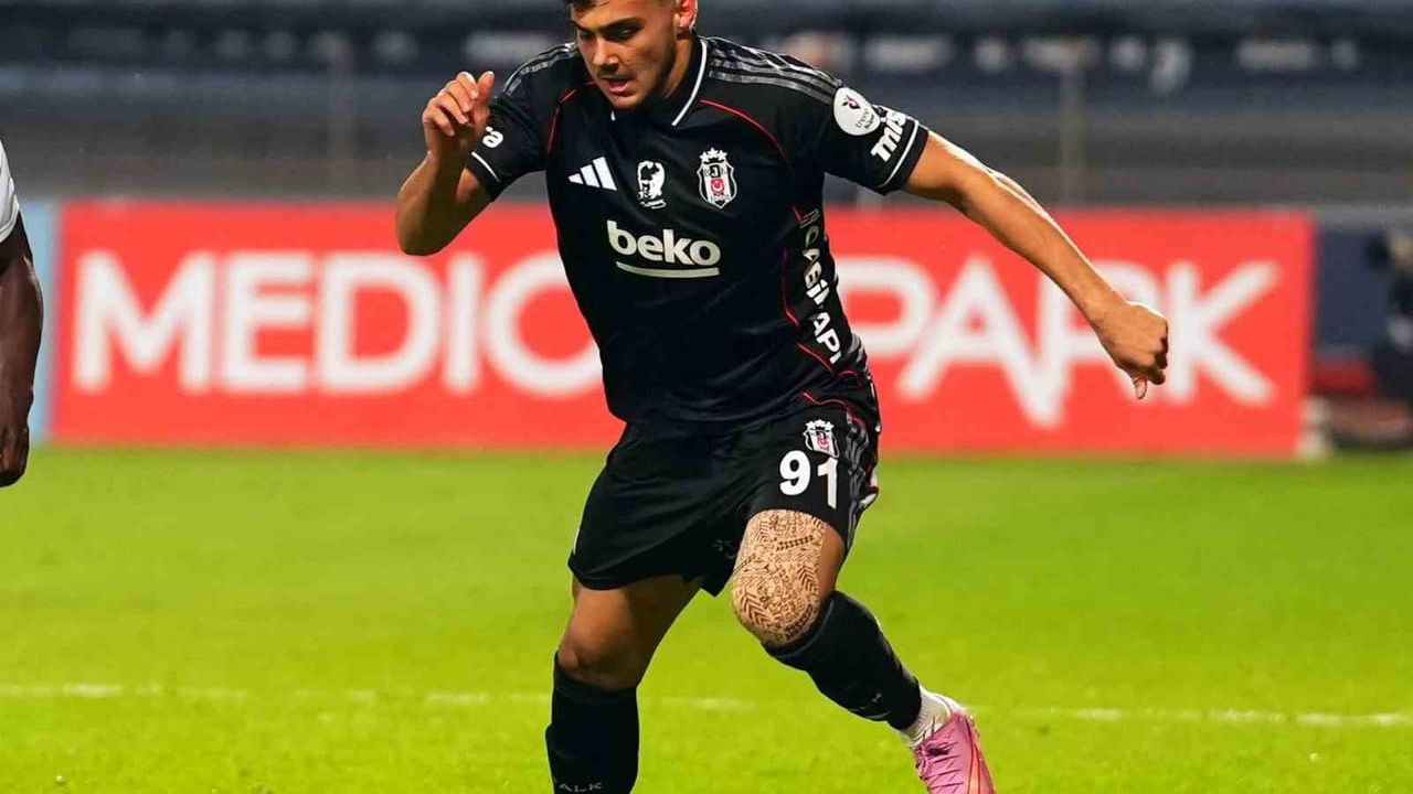 Beşiktaşlı Mustafa Erhan Hekimoğlu'nun ehliyetine 30 gün el konuldu