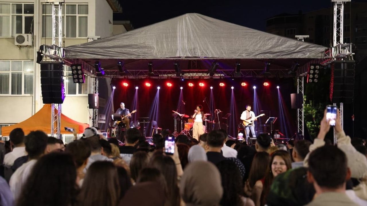 BEUN FEST 26: Zonguldak BEUN’de 29. Uluslararası Bilim ve Gençlik Haftası finali müzik ve gençlikle buluştu