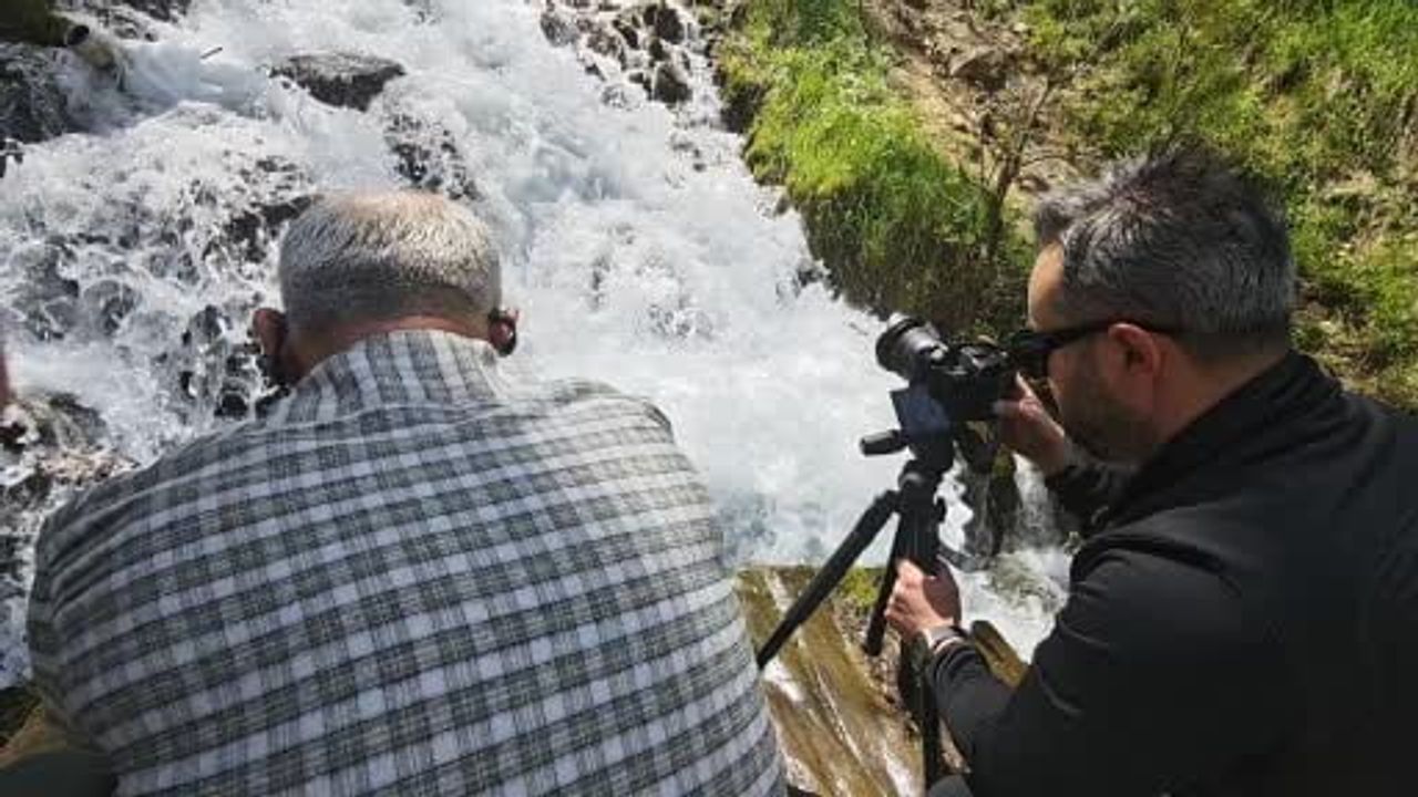 Beyazsu Şelalesi, ilkbahar eriyeniyle Mutki’de coşkun akışa kavuştu