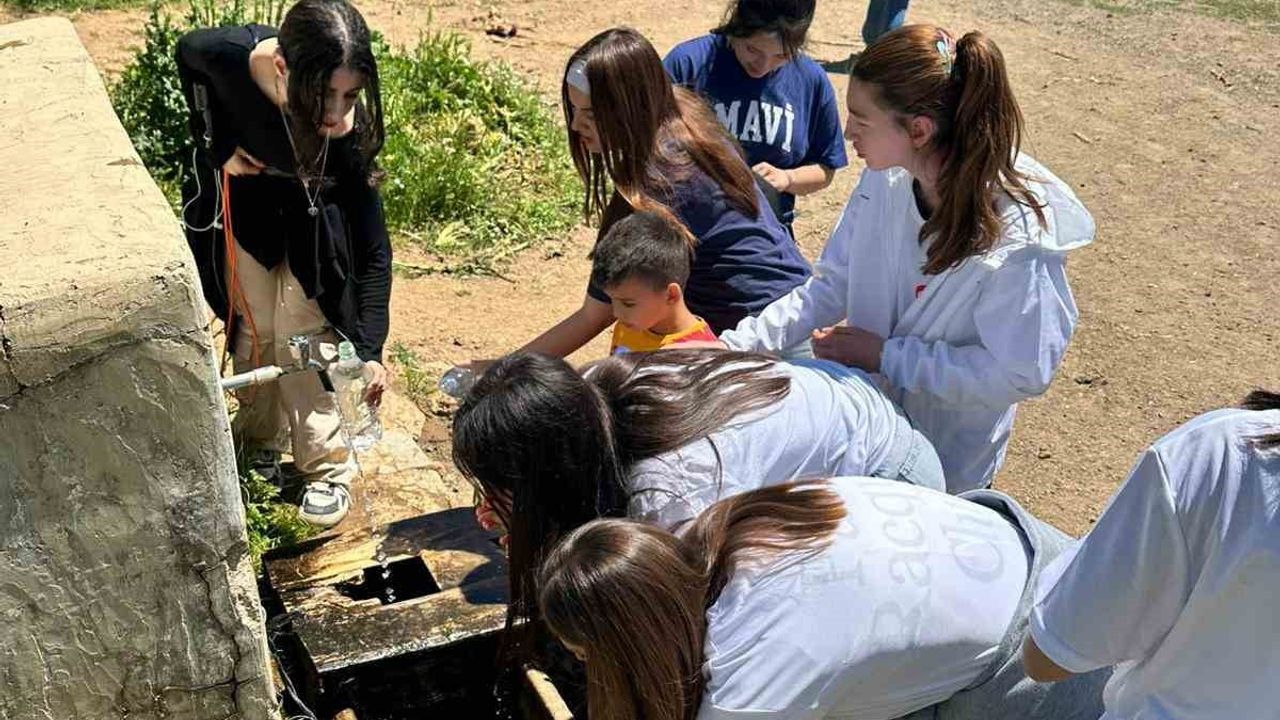 Beylikova’da 250 genç 'Gençlik Doğada, Gelecek Emin Ellerde' mottosuyla doğa yürüyüşü ve çevre etkinliği düzenledi