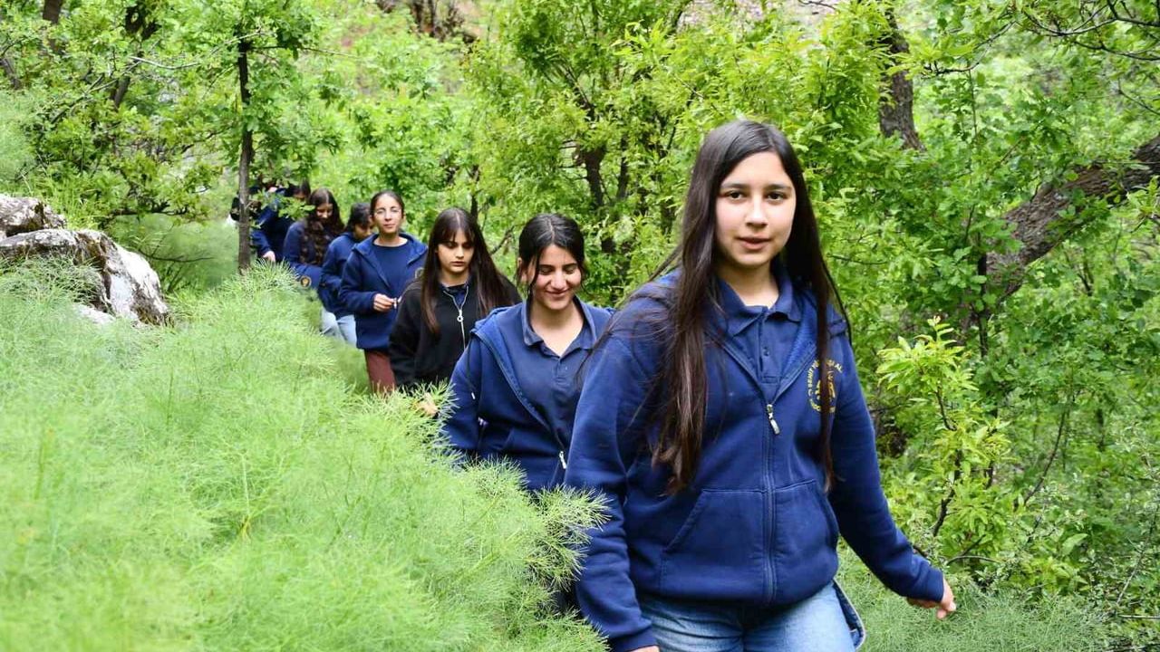 Beytüşşebap’ta 19 Mayıs yürüyüşü: Öğrenciler Aşağıdere Şelalesi'ne 3 km yürüdü