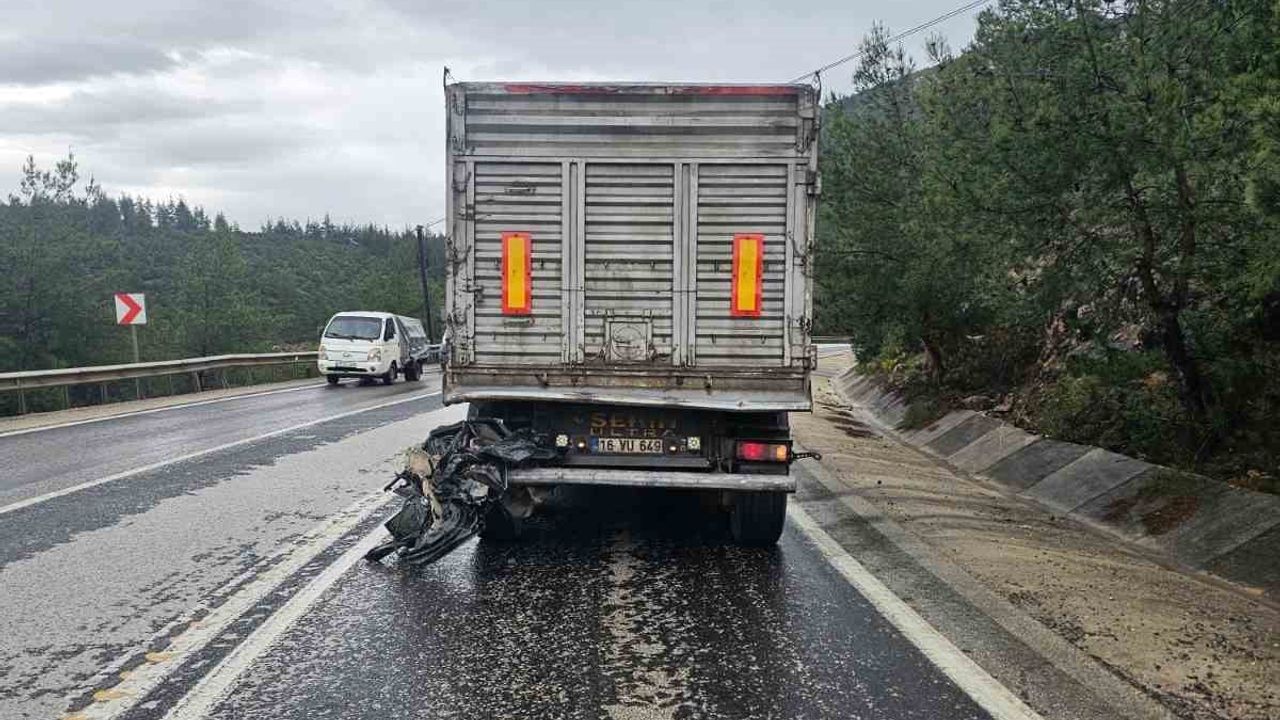 Bilecik Gülümbe rampalarında tır ile otomobil çarpıştı: 1 yaralı