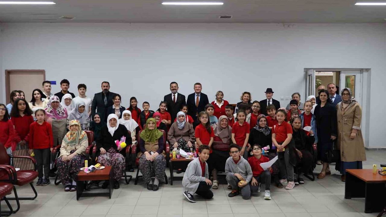 Bilecik Huzurevi'nde Anneler Günü'ne Özel Anlamlı Buluşma
