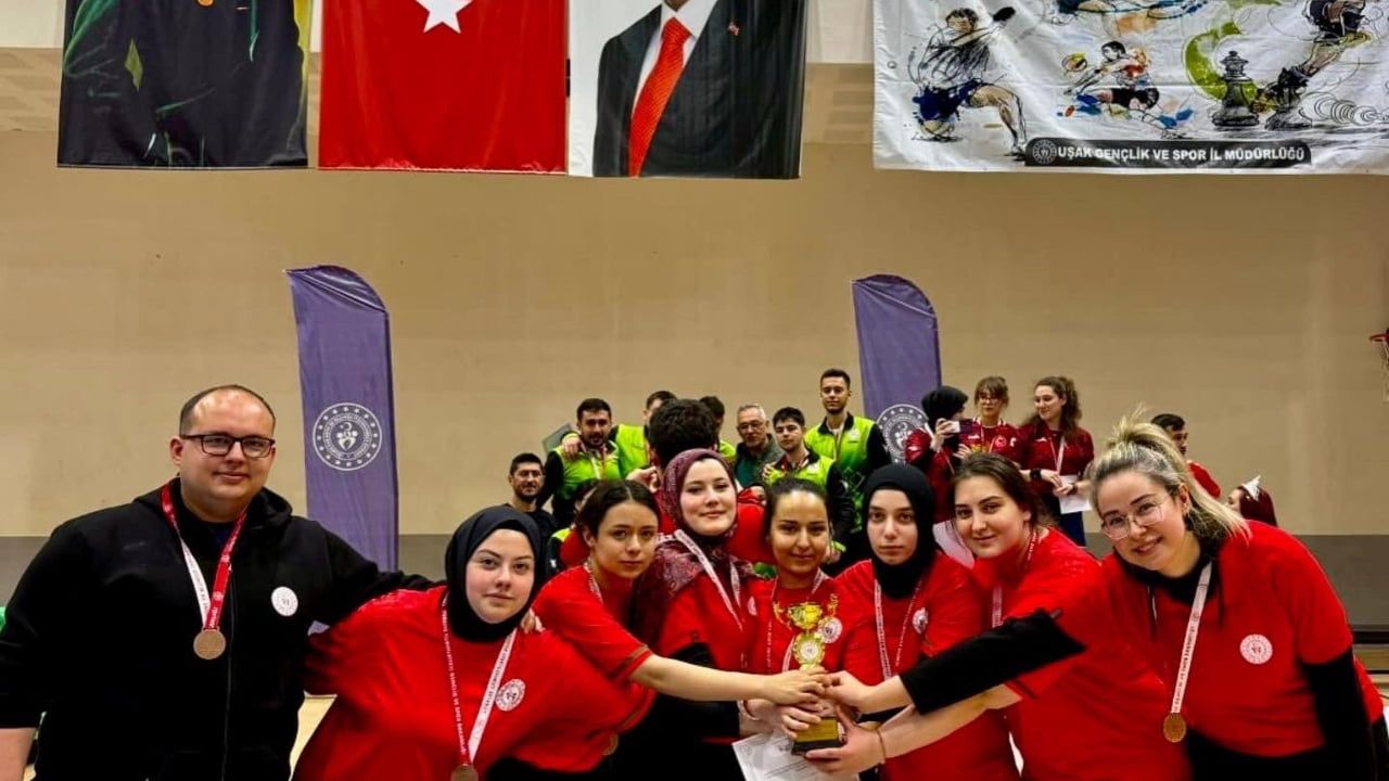 Bilecik Kız Masa Tenisi Takımı, Uşak'ta YURTLİG Ege Bölgesi Üçüncüsü Oldu