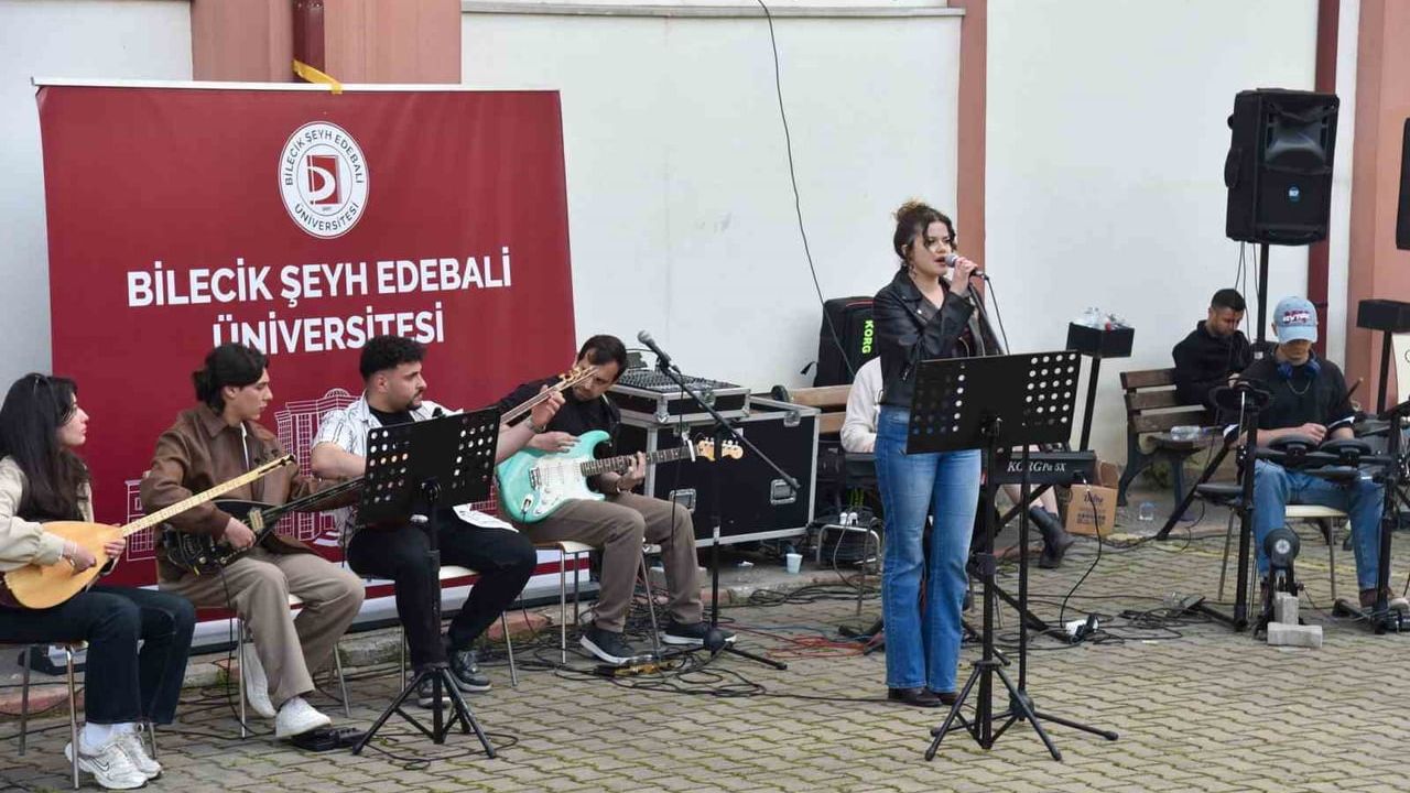 Bilecik Şeyh Edebali Üniversitesi Osmaneli Kampüsü'nde Okul Orkestrası Konseri