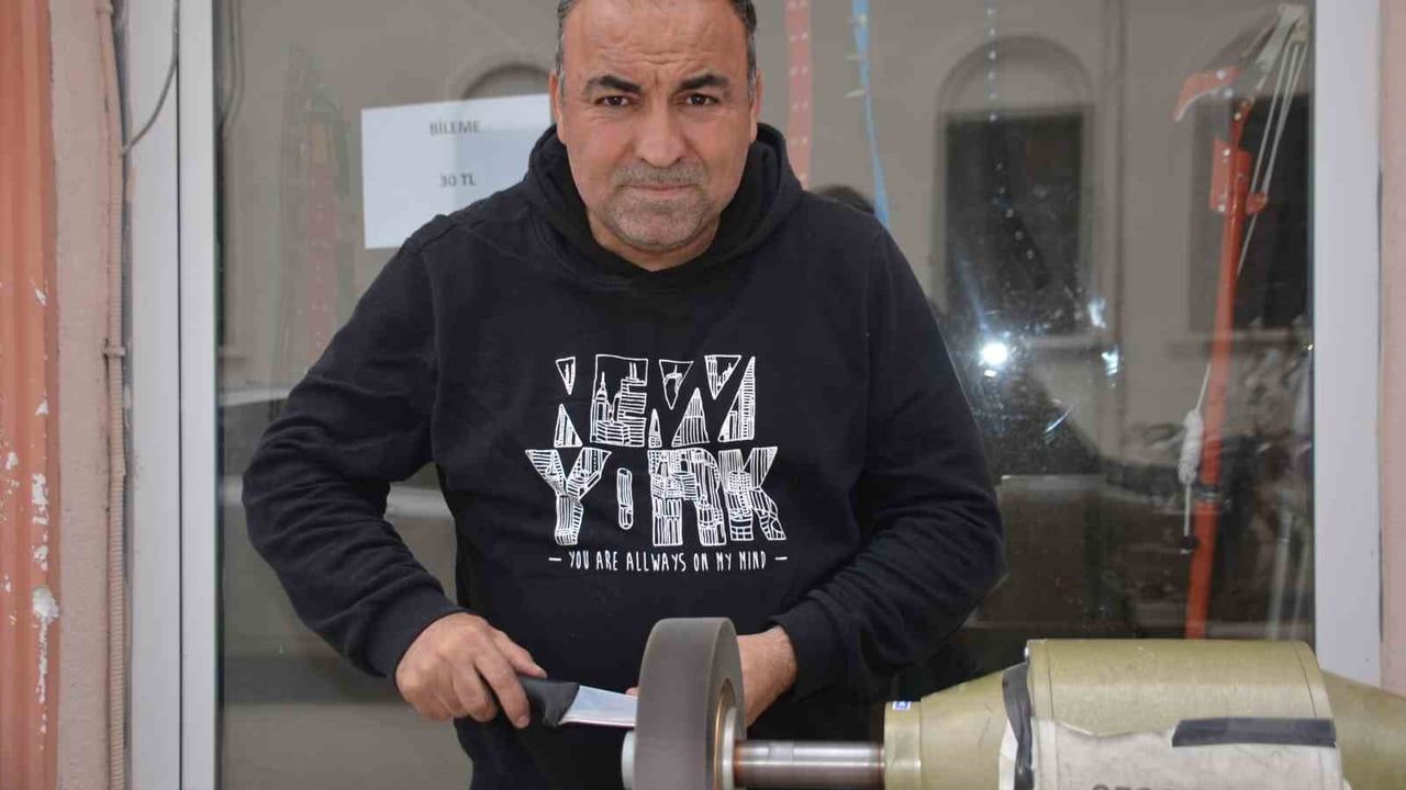 Bilecik'te 15 yıllık bıçakçı arife mesaisinde: Yoğunluk, fiyat ve usta eksiği