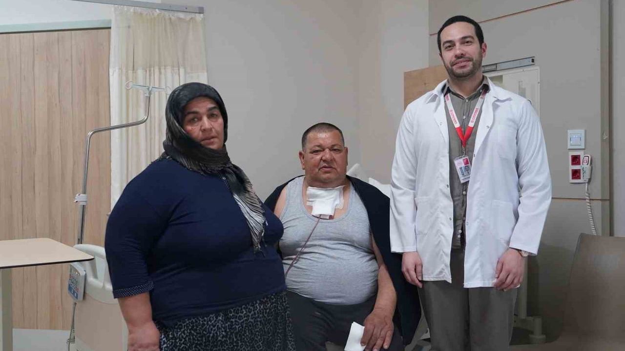 Bilecik’te 542 gramlık tiroid kitlesi çıkarıldı, 54 yaşındaki hasta nefes almaya başladı