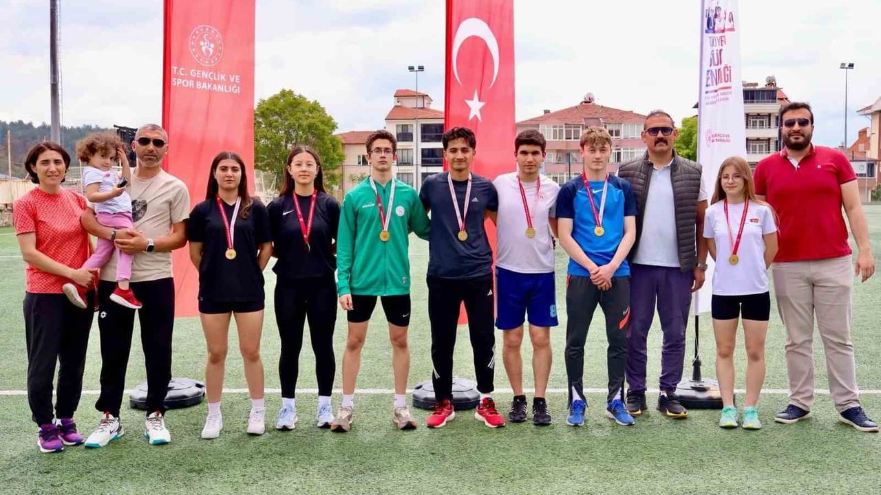 Bilecik'te 'Gençlik Haftası' atletizm yarışmaları tamamlandı