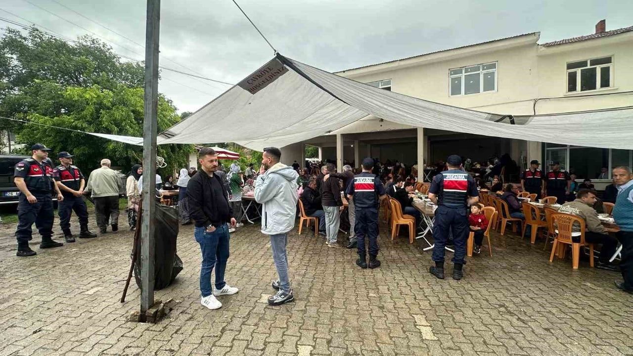 Bilecik'te Hıdırellez Şenliği: İnhisar Çayköy'de 350 Kişiye Jandarma Güvencesi