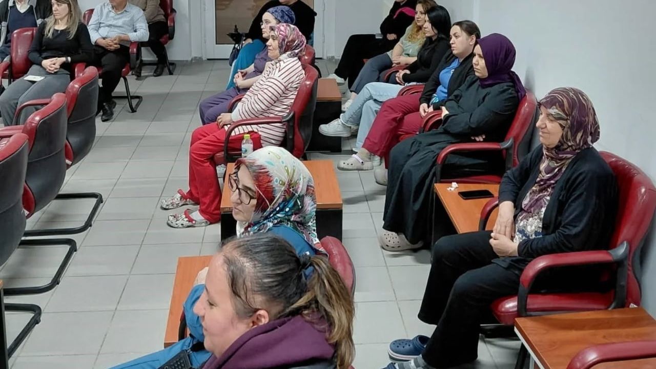 Bilecik’te huzurevi personeline madde bağımlılığı eğitimi verildi