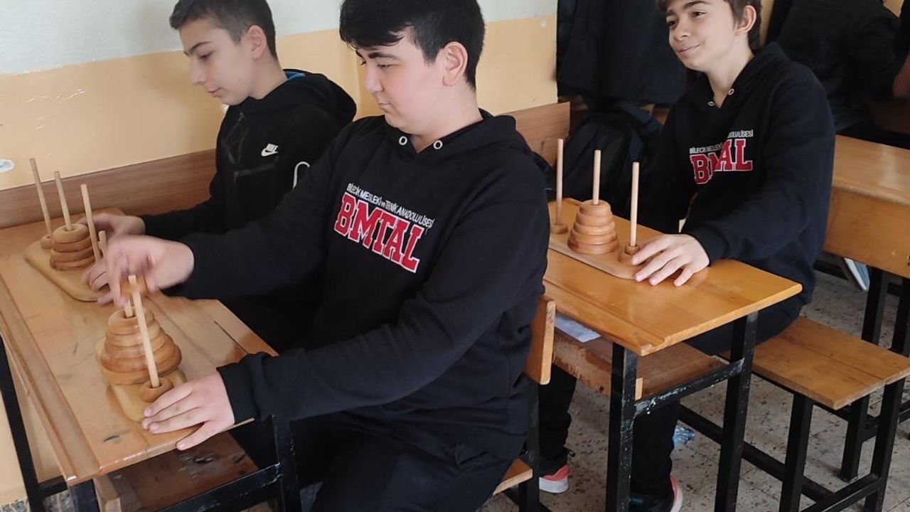 Bilecik’te öğrencilerin tasarladığı ahşap oyunlar eğitime kazandırıldı