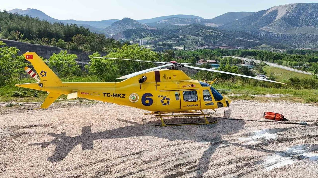 Bilecik’te orman yangınlarına karşı hava gücü 2 helikoptere çıkarıldı