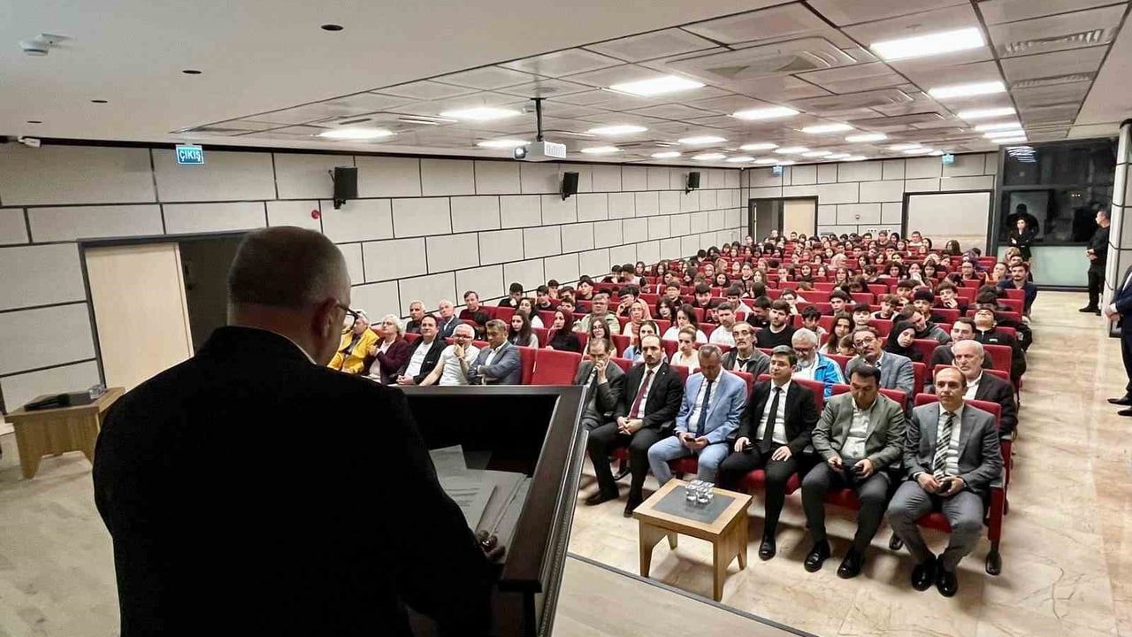 Bilecik'te 'Şeyh Edebali Anma Yılı' Sempozyumu: Düşüncesinin İzleri Anlatıldı
