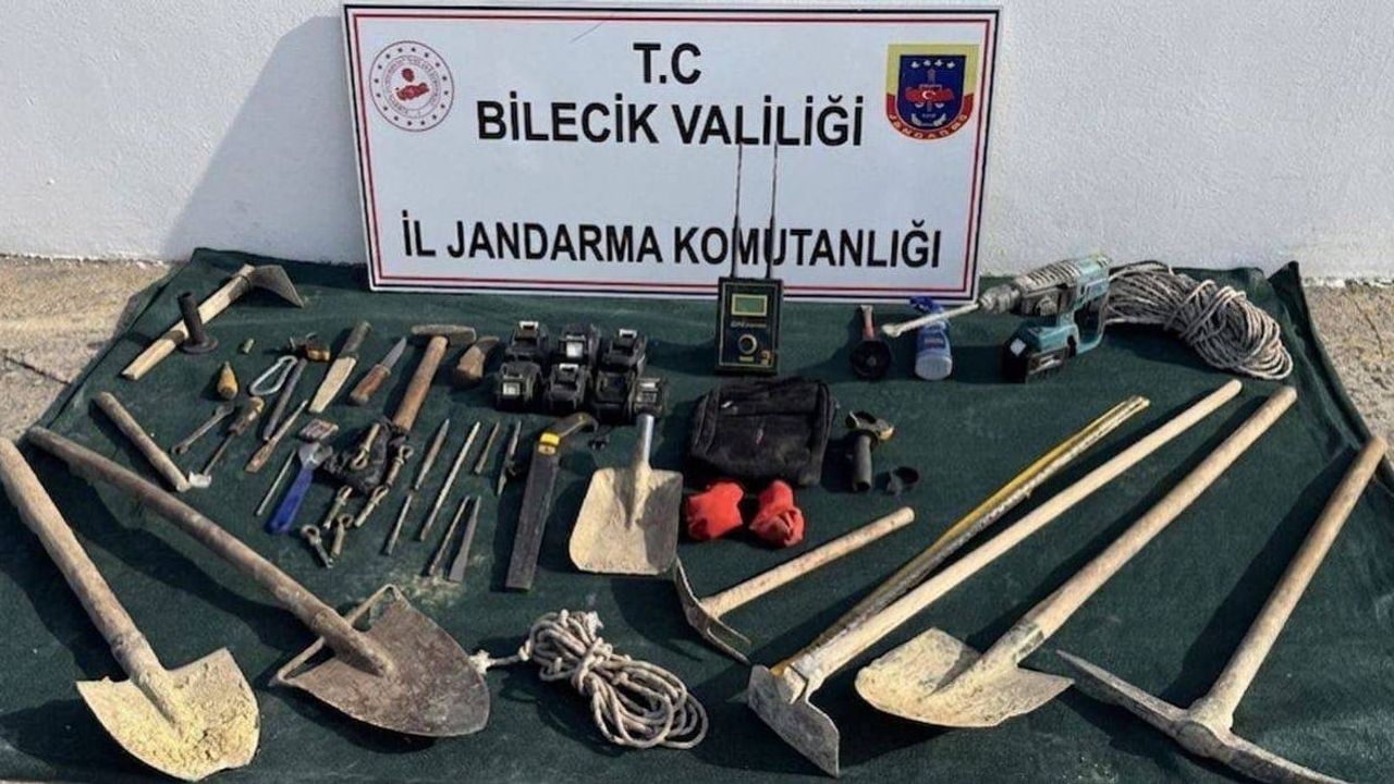 Bilecik'te Sit Alanında Kaçak Kazı: 5 Kişi Suçüstü Yakalandı