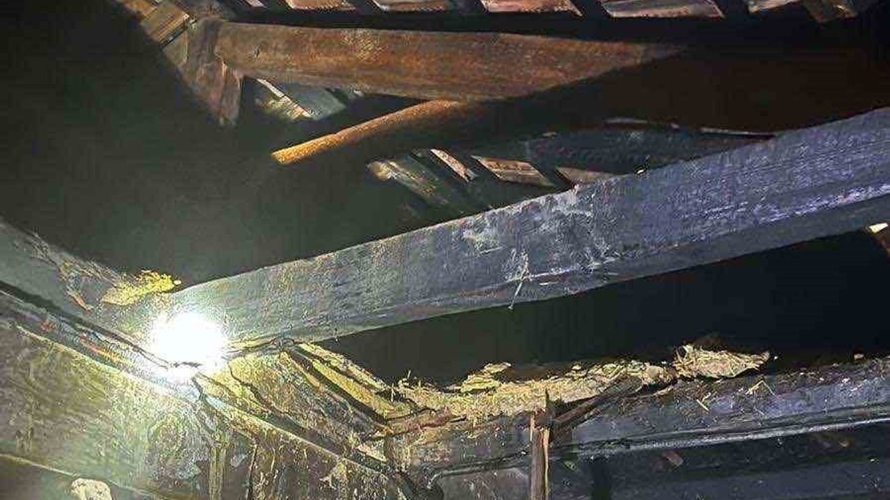 Bilecik’te soba alevi çatıya sıçradı: Kurşunlu köyünde bir evde 15 m² zarar