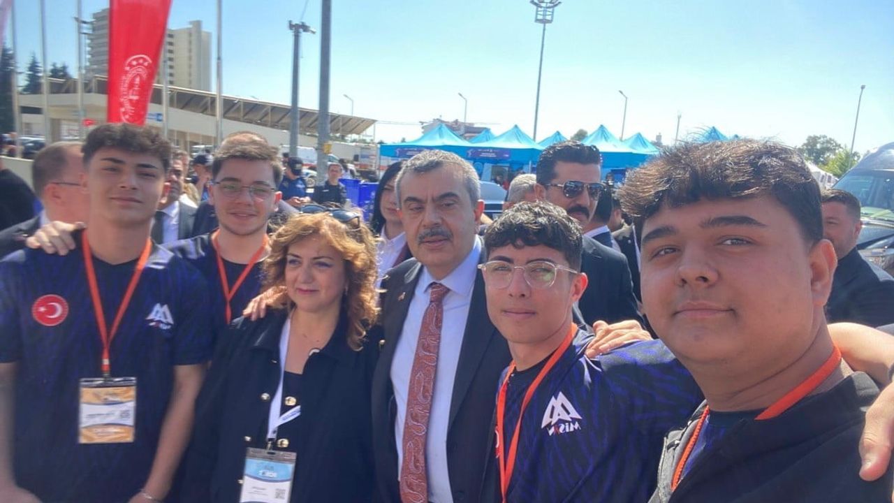 Bilecik'ten 193 Katılımcı Antalya'daki 18. Uluslararası MEB Robot Yarışması'nda Yarıştı