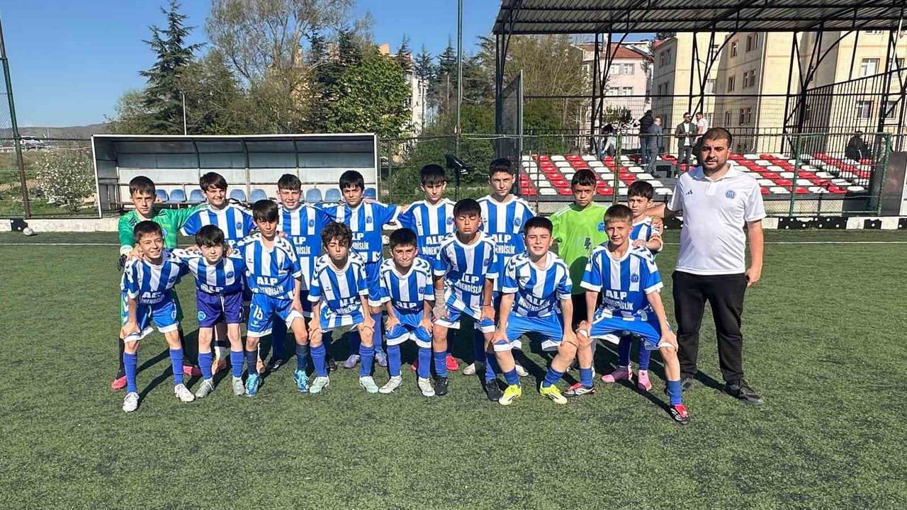 Bilecik U12 Gençler Ligi başladı: İlk haftada 39 gol, takımlar eşit puanlarda