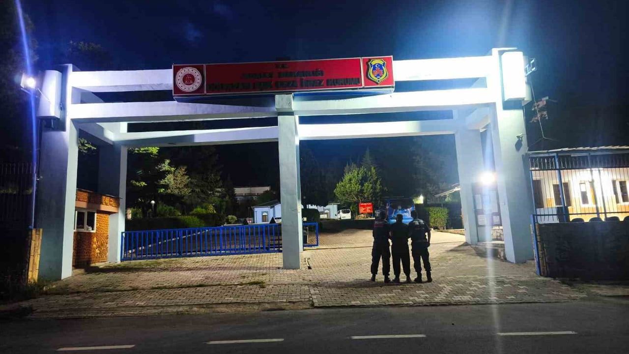 Bilecik Vezirhan'da uyuşturucu suçundan aranan S.G. yakalandı