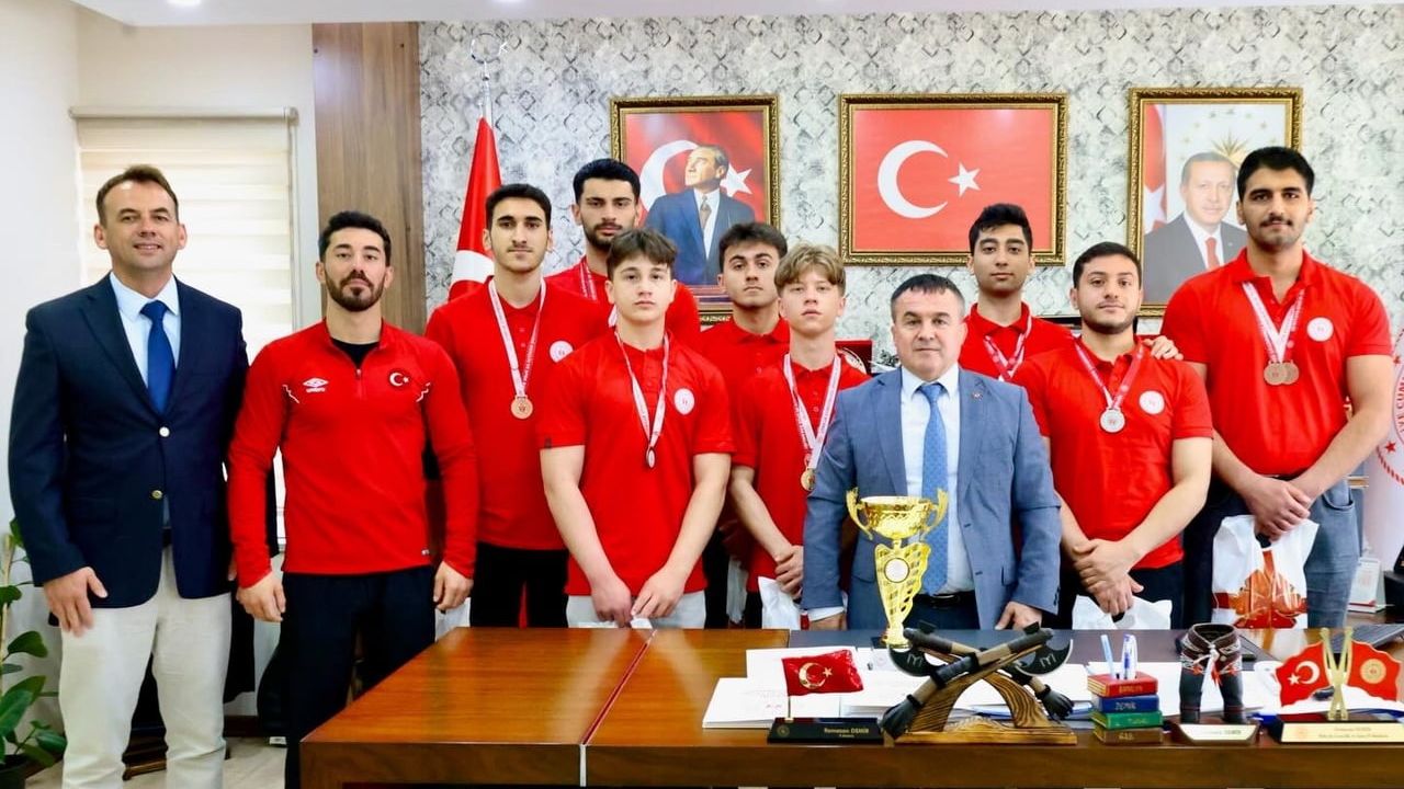 Bilecikli Sporculardan YURTLİG Bilek Güreşi Türkiye Şampiyonluğu