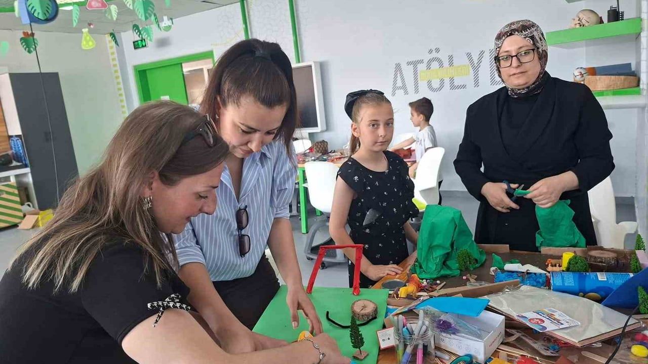 Bilim Yunusemre'de Anneler Günü: Anne-Çocuk Doğa Tasarım Yarışması ve Atölyeler
