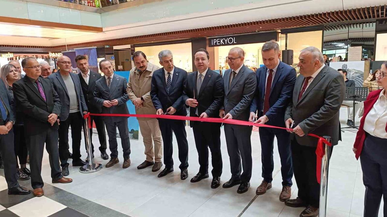Bin Renk Binbir Emek sergisi Zonguldak'ta açıldı