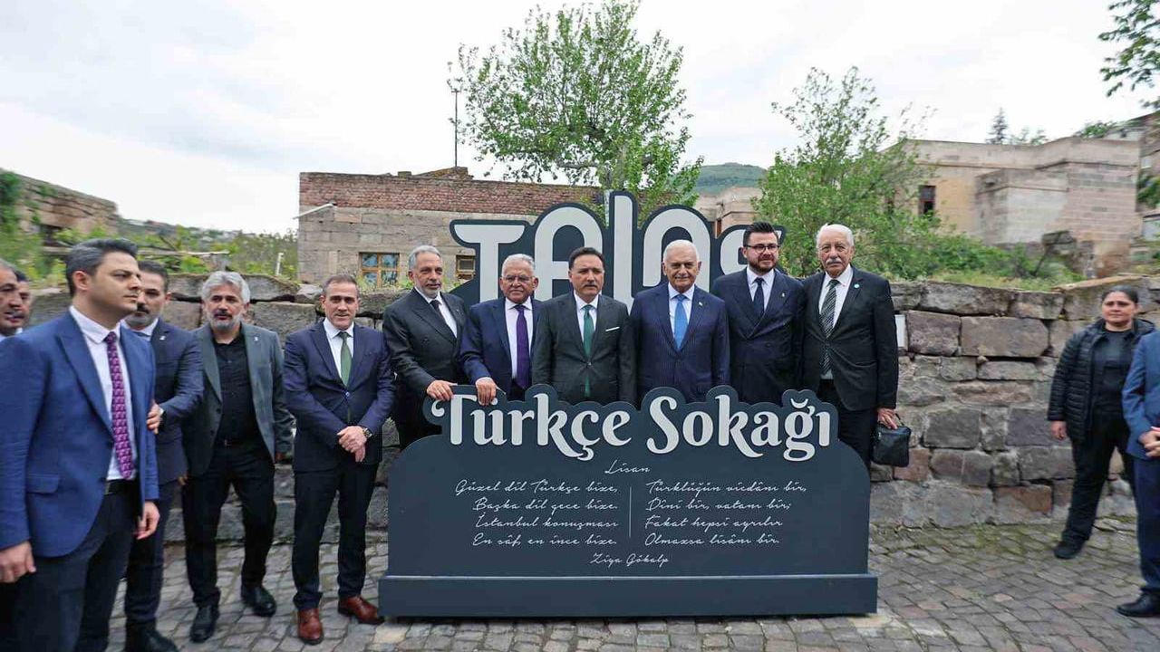 Binali Yıldırım Talas'ta Ortak Türk Alfabesi Anıtı'nı Açtı; Talas Millet Bahçesi 'Türk Dünyası Millet Bahçesi' İlan Edildi