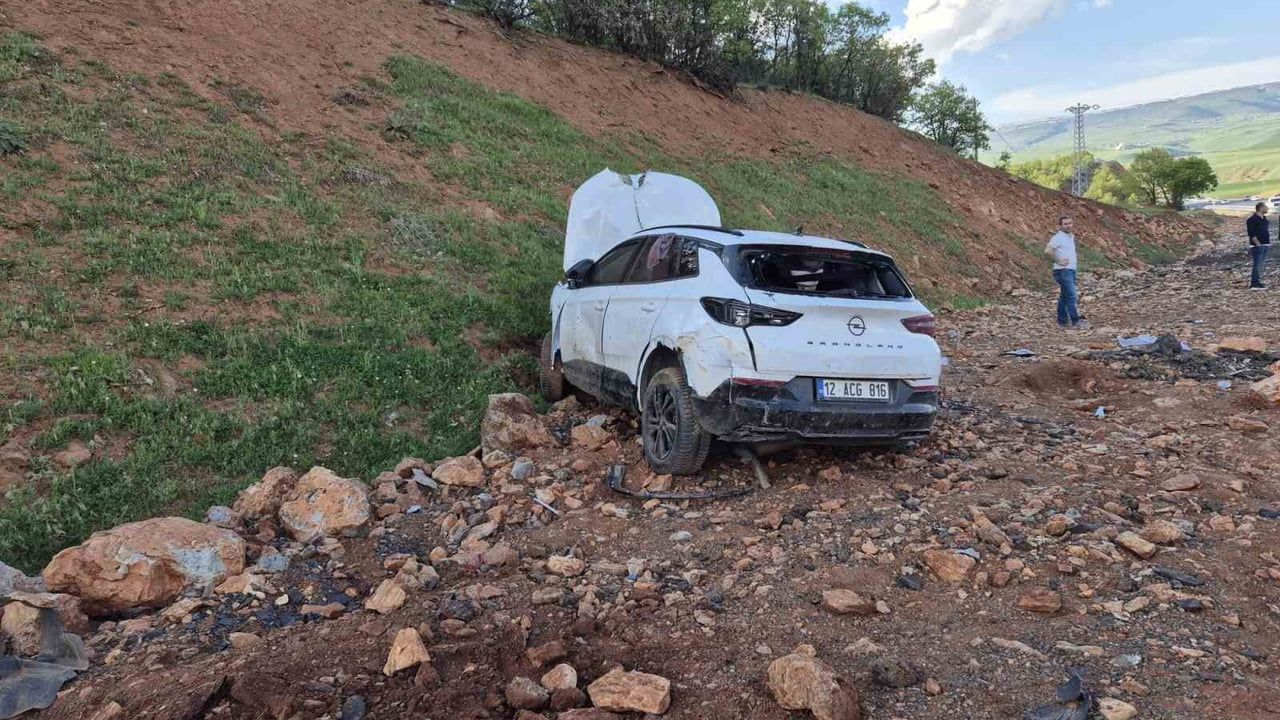 Bingöl'de Karan köyü mevkiinde trafik kazası: 6 kişi yaralandı
