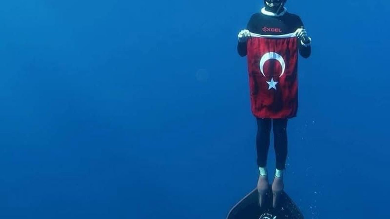 Birgül Erken, Finlandiya'da 141 m ile CMAS buzaltı serbest dalış dünya rekoru kırdı