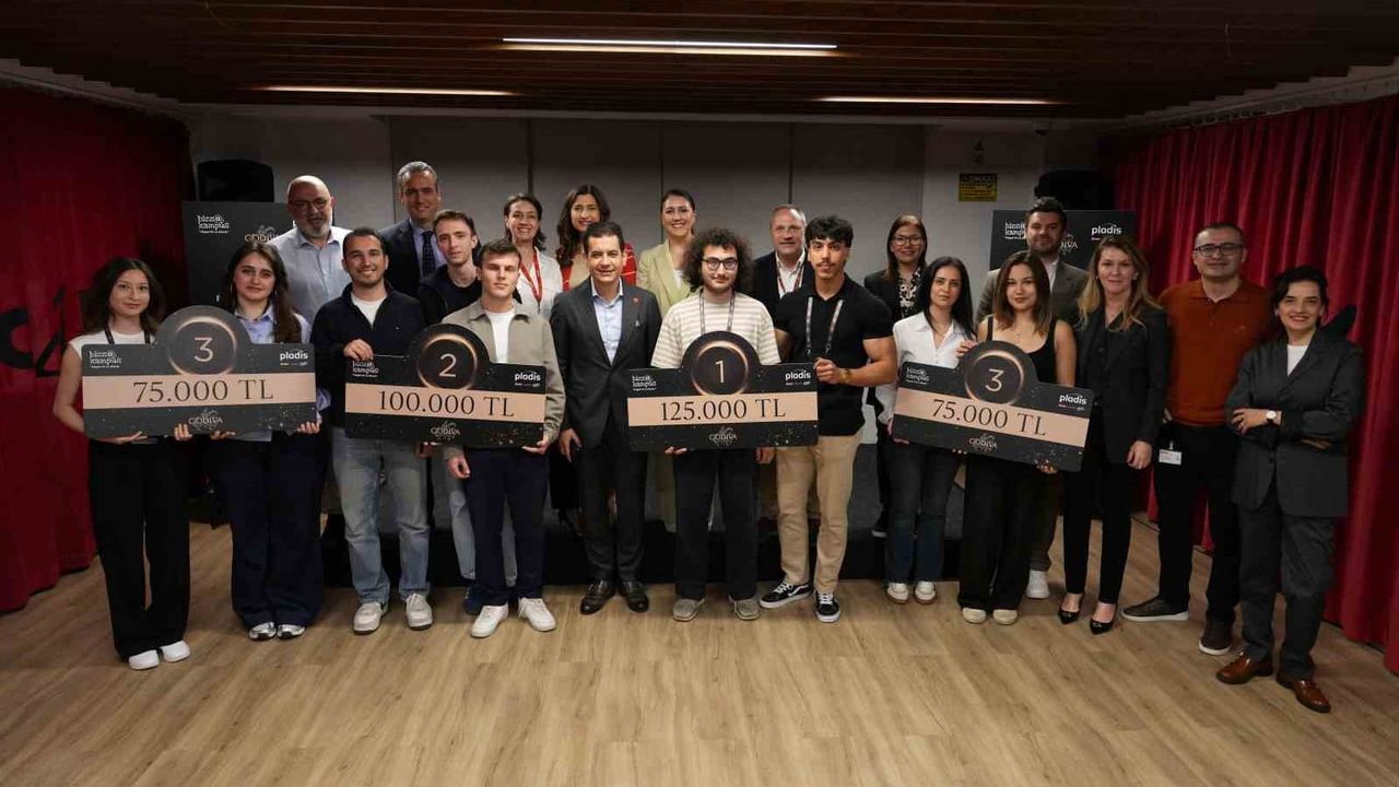 bizz@kampüs 15. yılında GODIVA için 1.030 takım yarıştı; kazananlara 375 bin TL ve uzun dönem staj hakkı