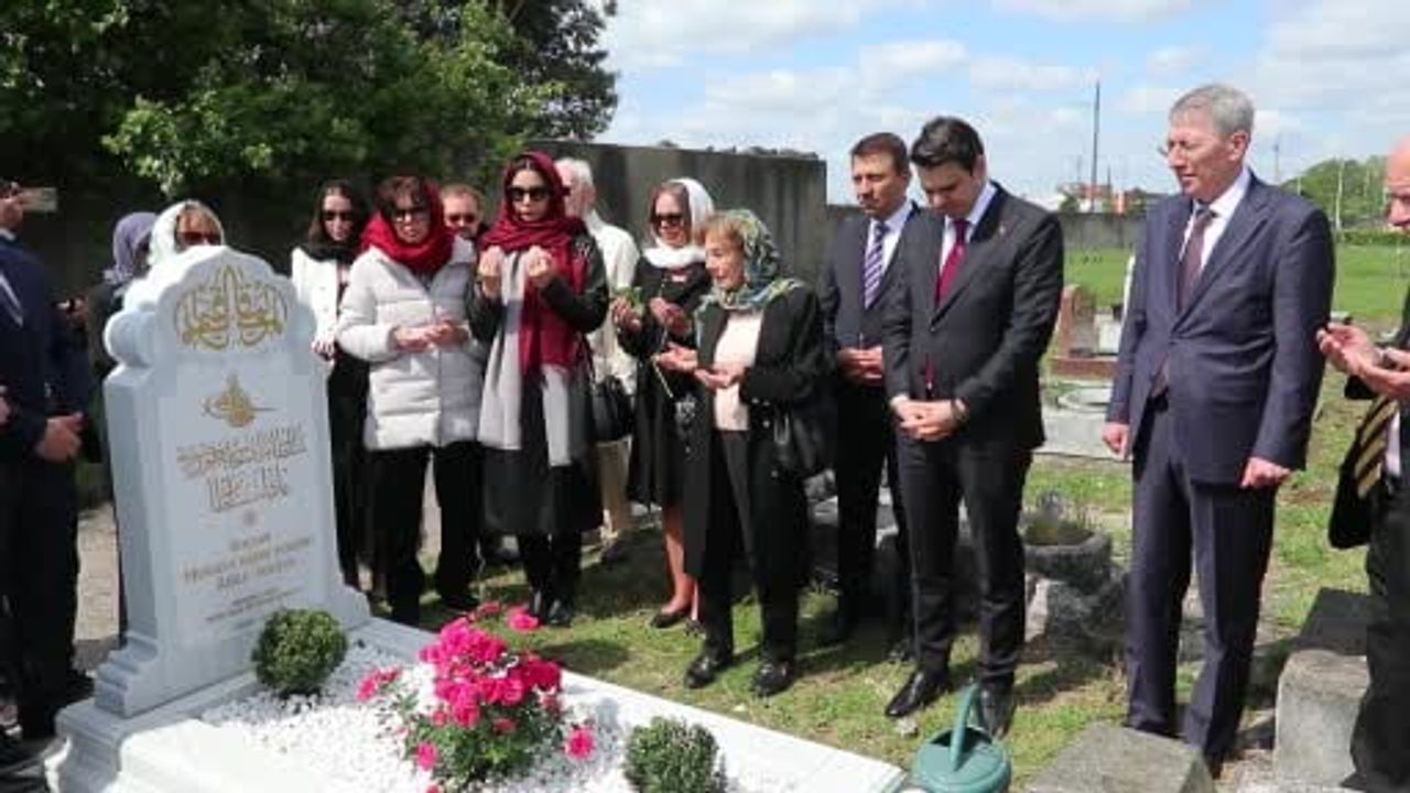 Bobigny Müslüman Mezarlığı'nda Şehzade Osman Fuad ve Adile Sultan'ın kabirleri TİKA tarafından restore edildi