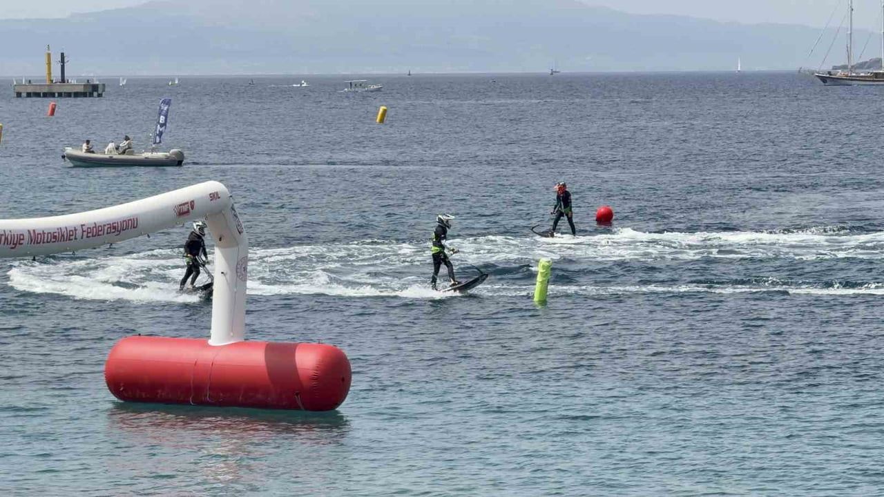 Bodrum'da Su Jeti, Flyboard ve MotoSurf Türkiye Şampiyonası 1. Ayak Yarışları Başladı