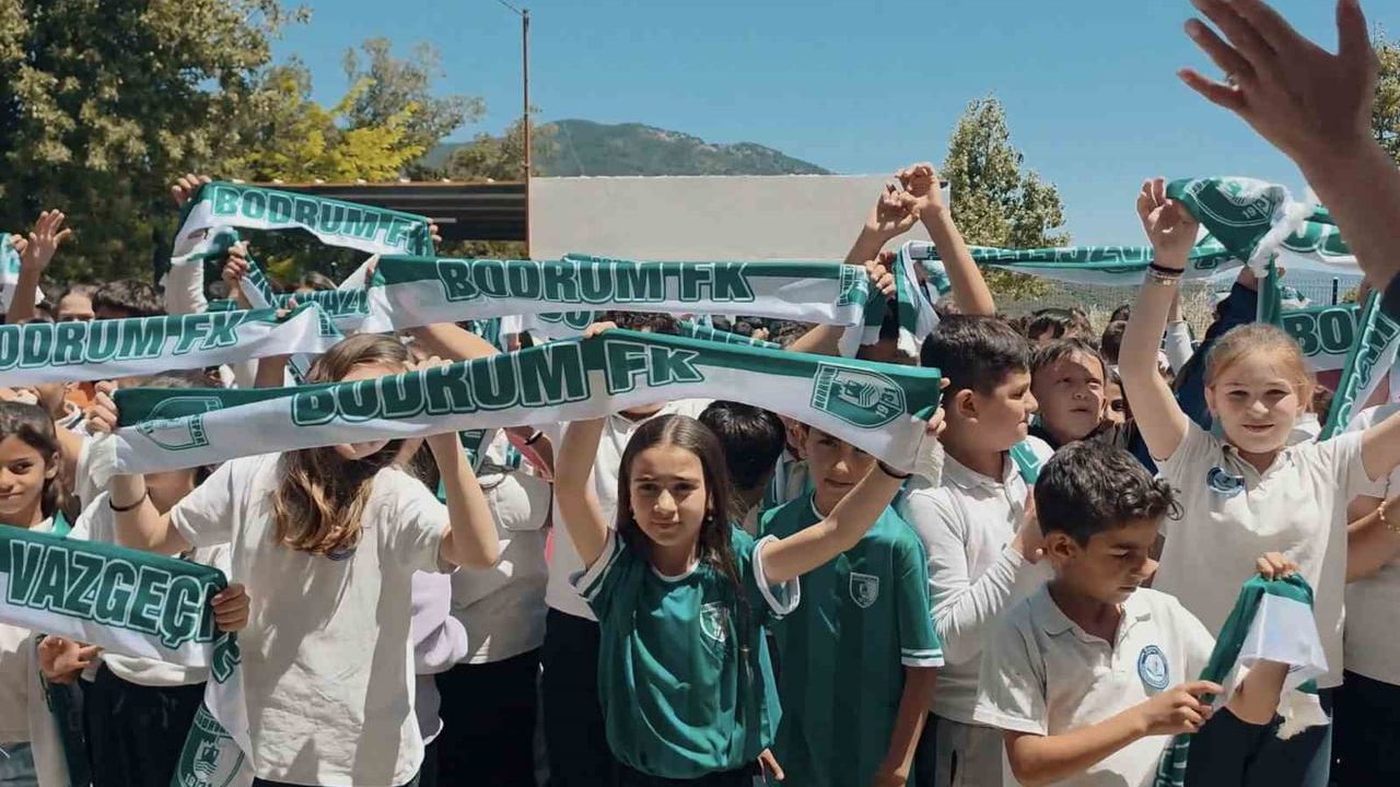 Bodrum FK'nin okul ziyaretleri ilçede yeşil-beyaz coşkusu yarattı