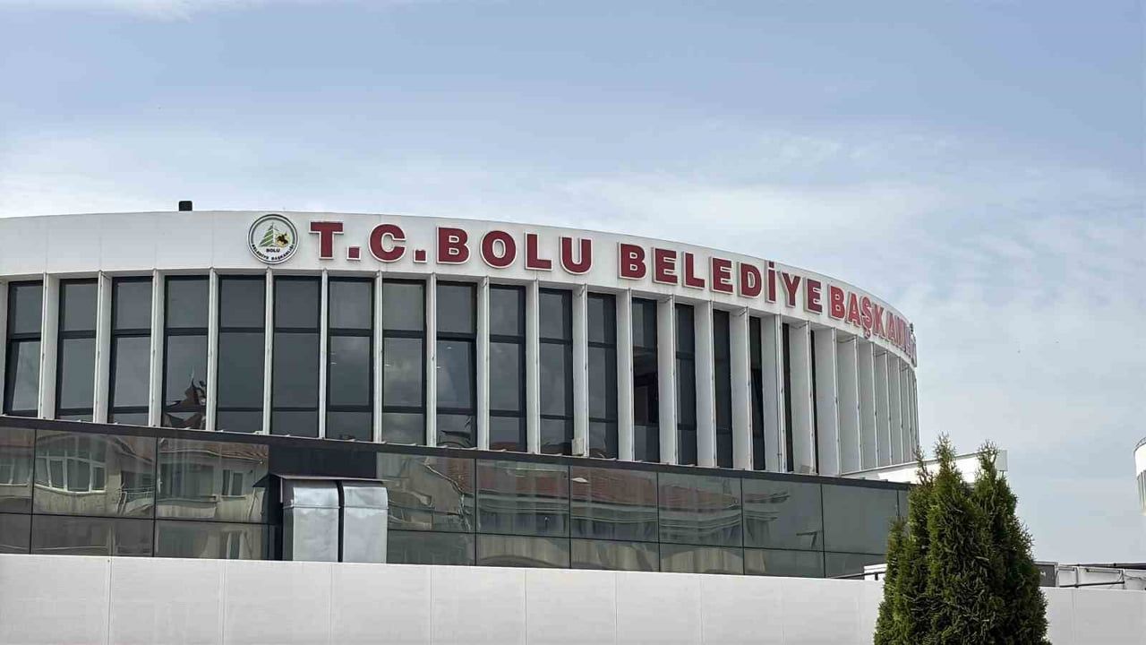 Bolu Belediyesi'ne 5'inci dalga operasyon: Jandarma belediye ve Bol Tur A.Ş.'de belge incelemesi
