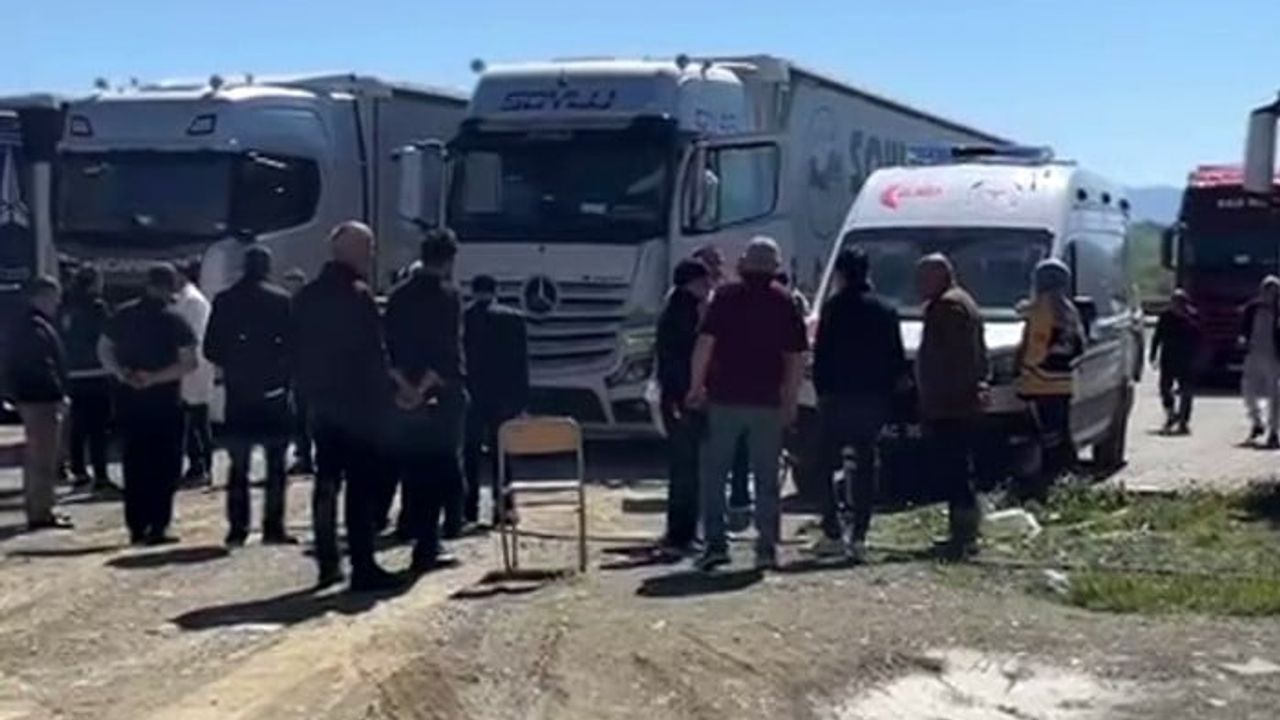 Bolu'da dinlenme tesisinde park halindeki tırda 22 yaşındaki genç ölü bulundu