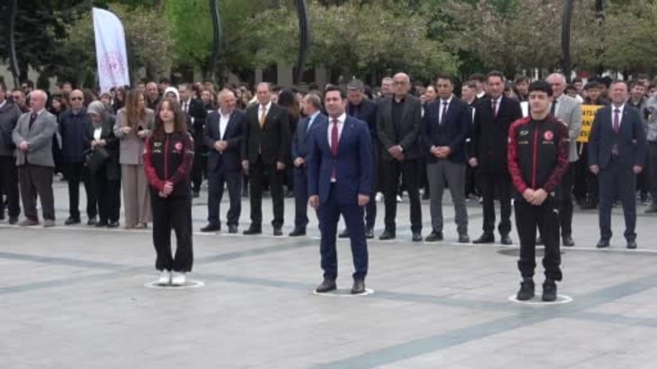 Bolu'da Gençlik Haftası Anıtpark'taki törenle başladı